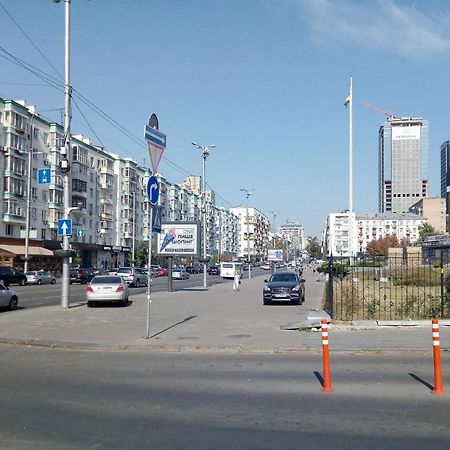 Двухкомнатная Вид На Дворец Украина Kiev Exterior foto